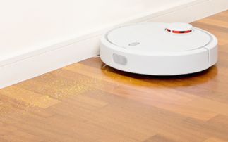 智能清潔地板黑科技 掃地機(jī)器人選購指南與清潔服務(wù)對(duì)比